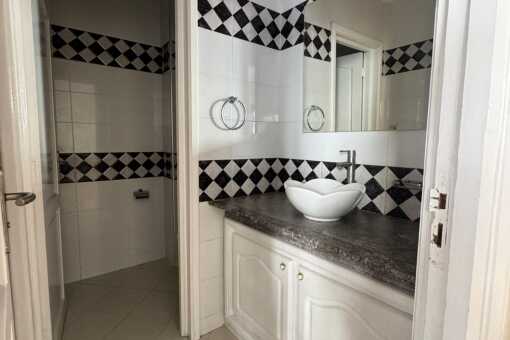 For sale - 82m² office in Founty